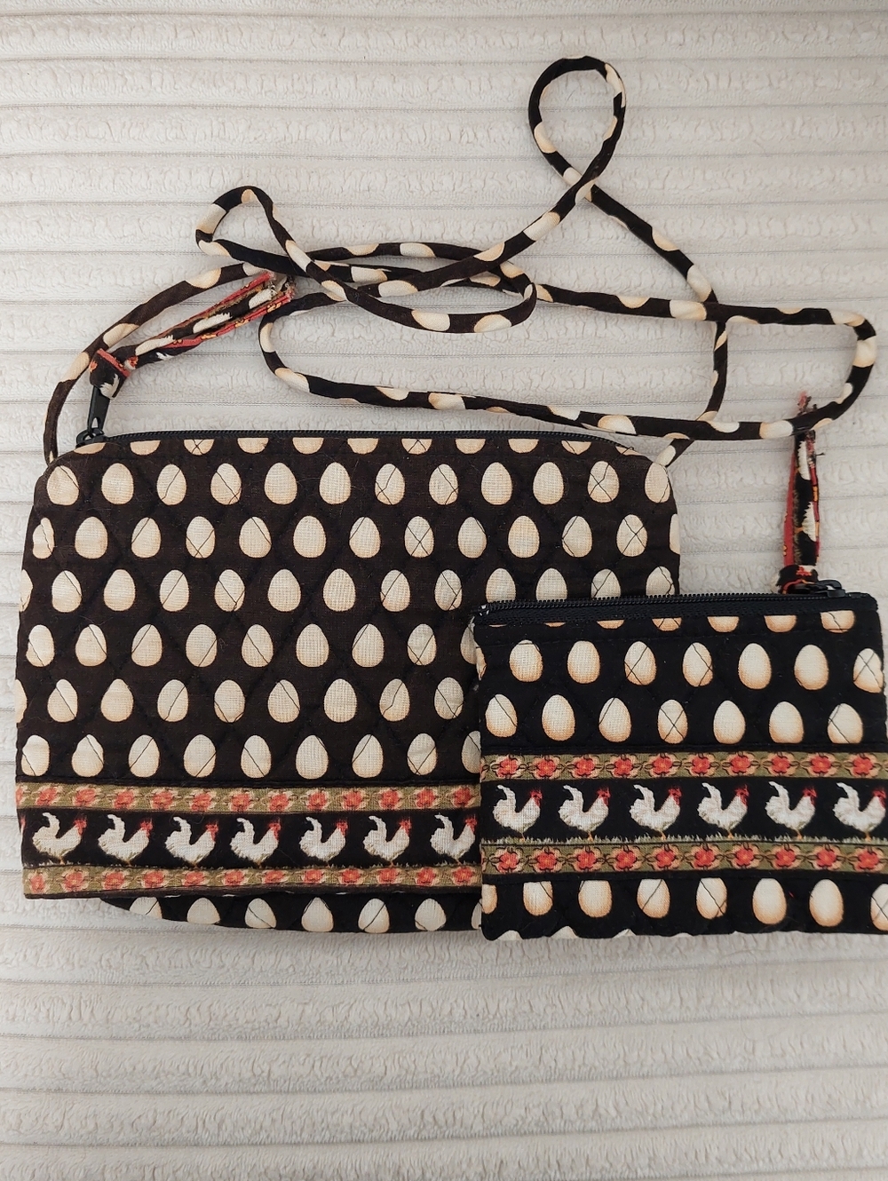 RARE VERA BRADLEY ROOSTER CHICKEN BLACK BIRD Egg print crossbody bag with adjust